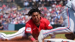 MLB: José Ramírez se estafa tres bases en un juego y supera a figura de la franquicia