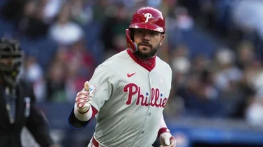 MLB: Kyle Schwarber persigue este récord de Bob Abreu con los Phillies (+Dato)