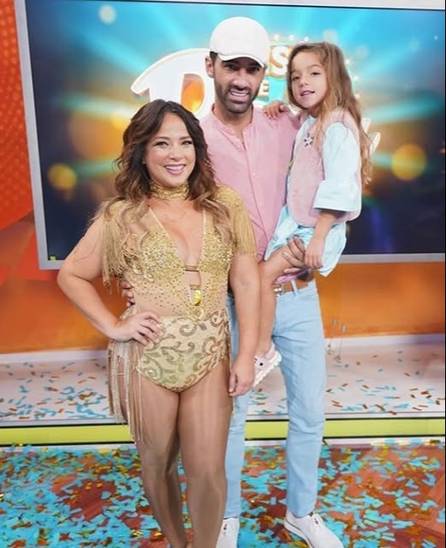 Adamari López rompe en llanto al hablar con Lucero 