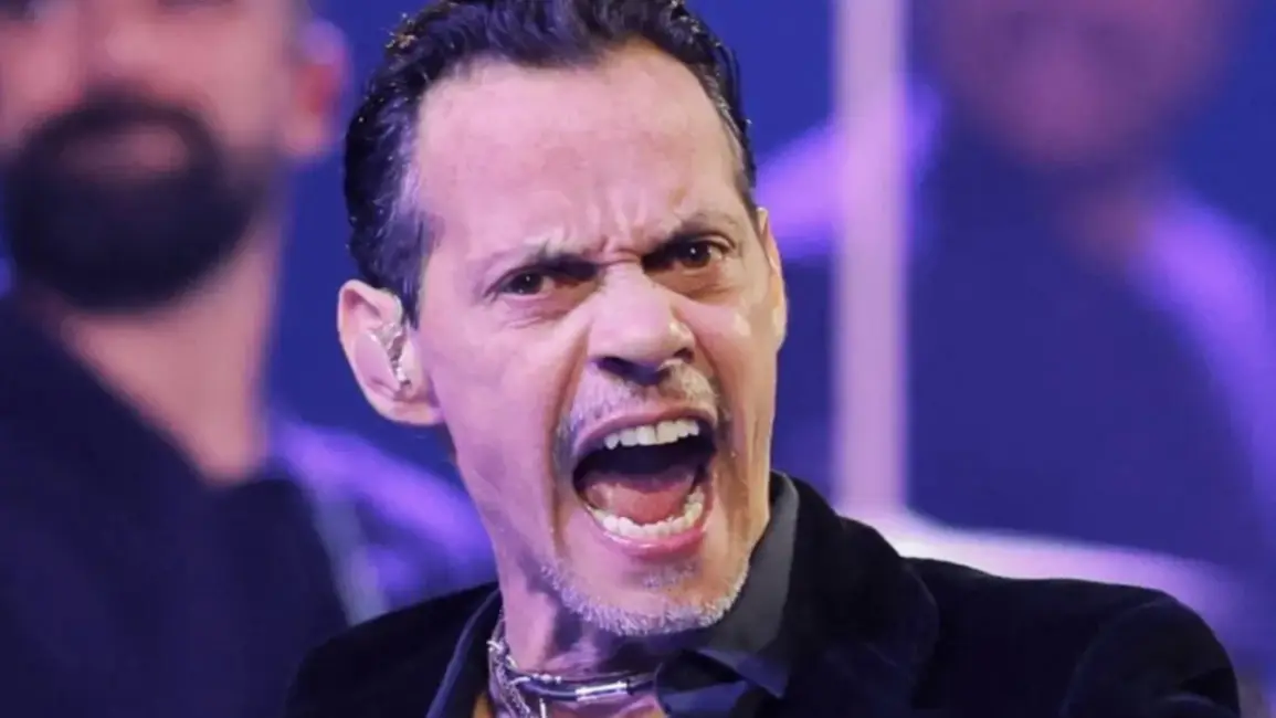 Marc Anthony se enfada y suelta palabrota en pleno discurso