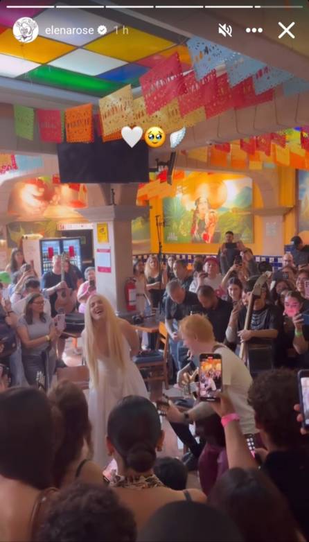 Elena Rose y Ed Sheeran aparecen de sorpresa en México con concierto gratis