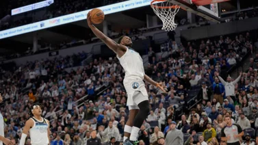 NBA: Anthony Edwards es el segundo jugador más joven en la historia en lograr este registro