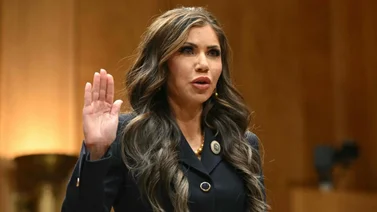 Kristi Noem en polémica por supuesto 'reality show' de inmigrantes para obtener la ciudadanía