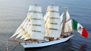 Buque Escuela Cuauhtémoc de la Marina de México choca contra el puente de Brooklyn (+Video)