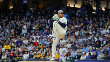 MLB: Joven de los Cerveceros no cumple las expectativas y sufre las consecuencias