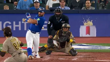 MLB: Anthony Santander abandona el juego con molestias y genera preocupación en Toronto