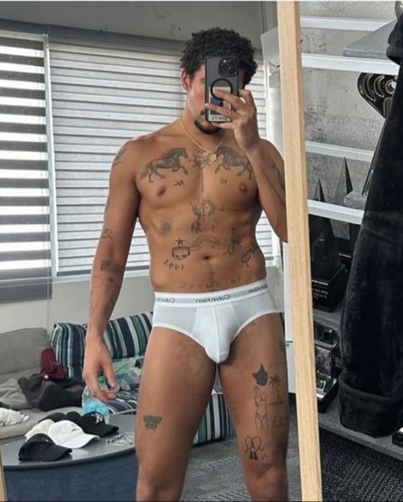 Bad Bunny dejó al descubierto su “paquete” ¡Atrevido! 
