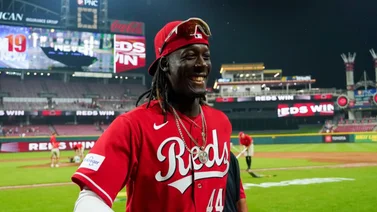 MLB: Elly De La Cruz busca despertar con este vuelacercas (+video)