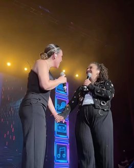 Así fue el debut de la hija menor de Angélica Vale (+Video)- Así fue el debut de la hija menor de Angélica Vale (+Video)