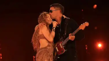 Shakira y Alejandro Sanz se “besan” tras el estreno de su nuevo tema Shakira y Alejandro Sanz se “besan” tras el estreno de su nuevo tema
