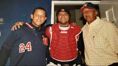 Álex Delgado cuenta lo que significó compartir con Miguel Cabrera en Tigres de Aragua