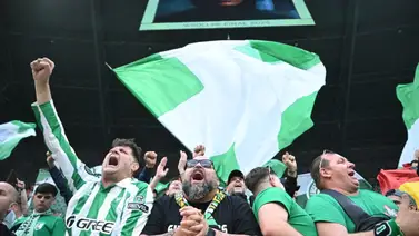Se viven enfrentamientos entre fanáticos de Chelsea y Real Betis en la previa de la final (+Video) Se viven enfrentamientos entre fanáticos de Chelsea y Real Betis en la previa de la final (+Video)