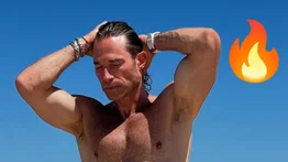 Sebastián Rulli posa como Dios lo trajo al mundo a sus casi 50 años
