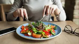 ¿Cómo mantenerse saludable después de los 40 años con estos alimentos?