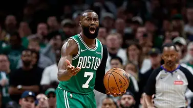 Cierre de filas en Boston: Jaylen Brown y Brad Stevens responden a las críticas Cierre de filas en Boston: Jaylen Brown y Brad Stevens responden a las críticas