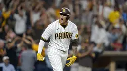 Manny Machado hace historia en Petco Park: 200 vuelacercas con los Padres