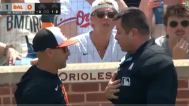 MLB: Venezolanos protagonizan fuerte cruce en el Athletics-Orioles. Miguel Cairo expulsado MLB: Venezolanos protagonizan fuerte cruce en el Athletics-Orioles. Miguel Cairo expulsado