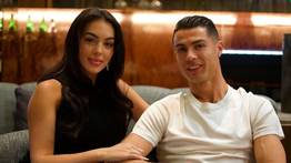 Prometida de Cristiano Ronaldo apuesta por el bikini más atrevido Prometida de Cristiano Ronaldo apuesta por el bikini más atrevido