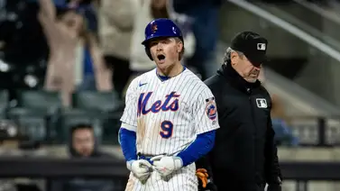 Debut histórico en Queens: A.J. Ewing emula una hazaña no vista en 51 años Debut histórico en Queens: A.J. Ewing emula una hazaña no vista en 51 años