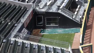 Susto en el Rate Field: Aficionado cae desde tres metros al bullpen de los Royals Susto en el Rate Field: Aficionado cae desde tres metros al bullpen de los Royals