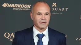 Andrés Iniesta inicia su carrera como técnico en sorpresivo club
