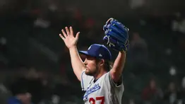 MLB: Trevor Bauer sale ileso tras un aparatoso accidente automovilístico en Arizona