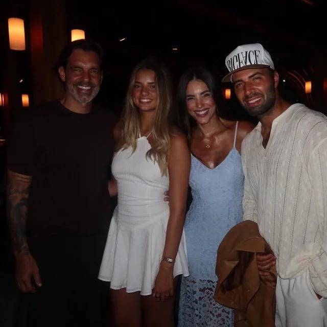 Gaby Espino alborota las redes al posar feliz con sus dos cotizados ex