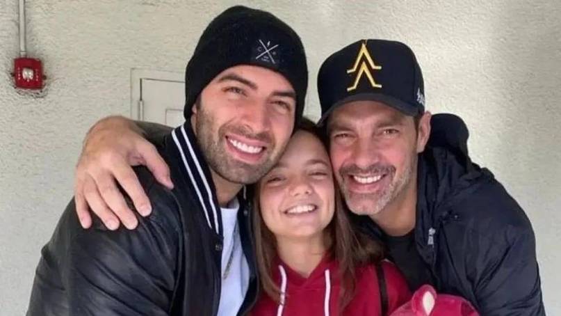 Gaby Espino alborota las redes al posar feliz con sus dos cotizados ex
