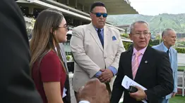 Julio César León Heredia celebra el aniversario 76 de la "Biblia del Hipismo"