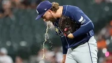 Los nervios traicionan a Jonathan Heasley en pleno montículo con los Rays Los nervios traicionan a Jonathan Heasley en pleno montículo con los Rays
