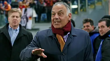 Presidente de la Roma pagará multa por saltar a la fuente Presidente de la Roma pagará multa por saltar a la fuente