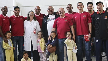 Cocodrilos realizó tradicional visita al Hospital Cardiológico Infantil