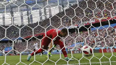 Godín respalda a Muslera, "es un arquerazo" Godín respalda a Muslera, "es un arquerazo"