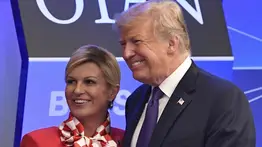 Presidenta croata festeja pase a final en cumbre OTAN