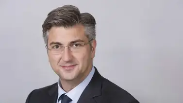 Gobierno croata pide que empresas dejen tiempo libre para recibir a selección Gobierno croata pide que empresas dejen tiempo libre para recibir a selección