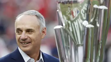 MLB sopesa cambio de reglas y sindicato amenaza con paro MLB sopesa cambio de reglas y sindicato amenaza con paro