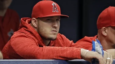 Trout, a la lista de lesionados con inflamación en la muñeca