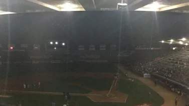 Aguilas vs Bravos retrasado por fallas eléctricas