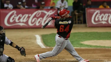 Astudillo es aclamado por sus nuevos compañeros