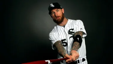Cerveceros adquieren a Brett Lawrie