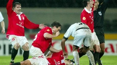 Las terribles muertes de futbolistas en el campo
