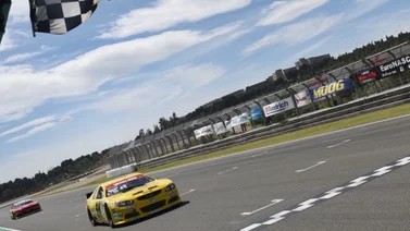 Villeneuve y Vilariño competirán en la NASCAR de Valencia