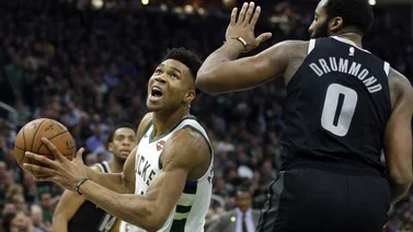 Antetokounmpo y Bledsoe lideraron otro triunfo cómodo de Bucks