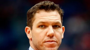 NBA y Kings abren investigación sobre el coach Luke Walton