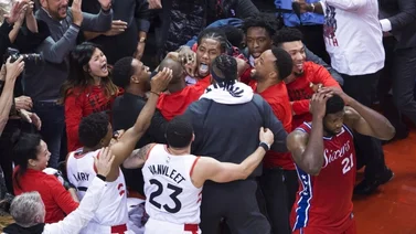 Así liquidó Kawhi Leonard a los Sixers (+Video)