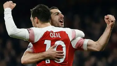 Ozil calmó las aguas luego del revuelo causado por Mkhitaryan Ozil calmó las aguas luego del revuelo causado por Mkhitaryan