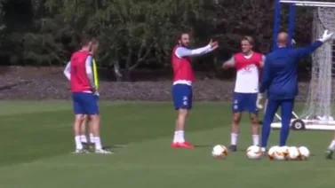La calentura de Higuaín durante el entrenamiento del Chelsea (+Video)