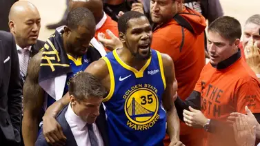 Durant regresó con los Warriors pero se lesionó de inmediato Durant regresó con los Warriors pero se lesionó de inmediato