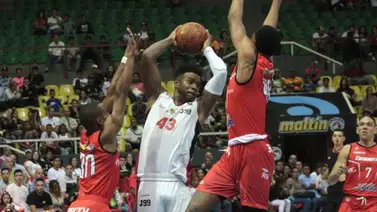 Guaros se la volvió a aplicar a Cocodrilos en el Pantano Guaros se la volvió a aplicar a Cocodrilos en el Pantano