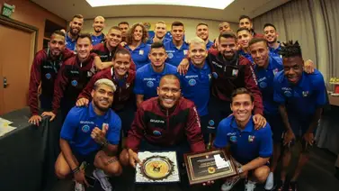 FVF entregó un reconocimiento a Salomón Rondón FVF entregó un reconocimiento a Salomón Rondón